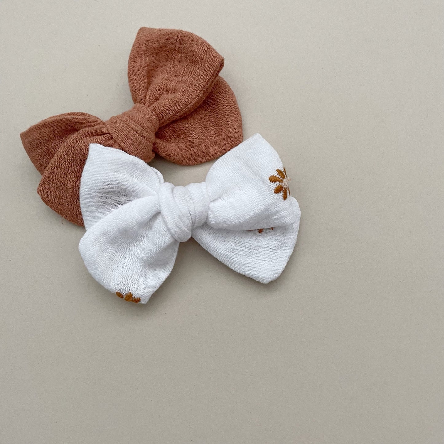 Daisy & Rust Hair Bow Set image 1